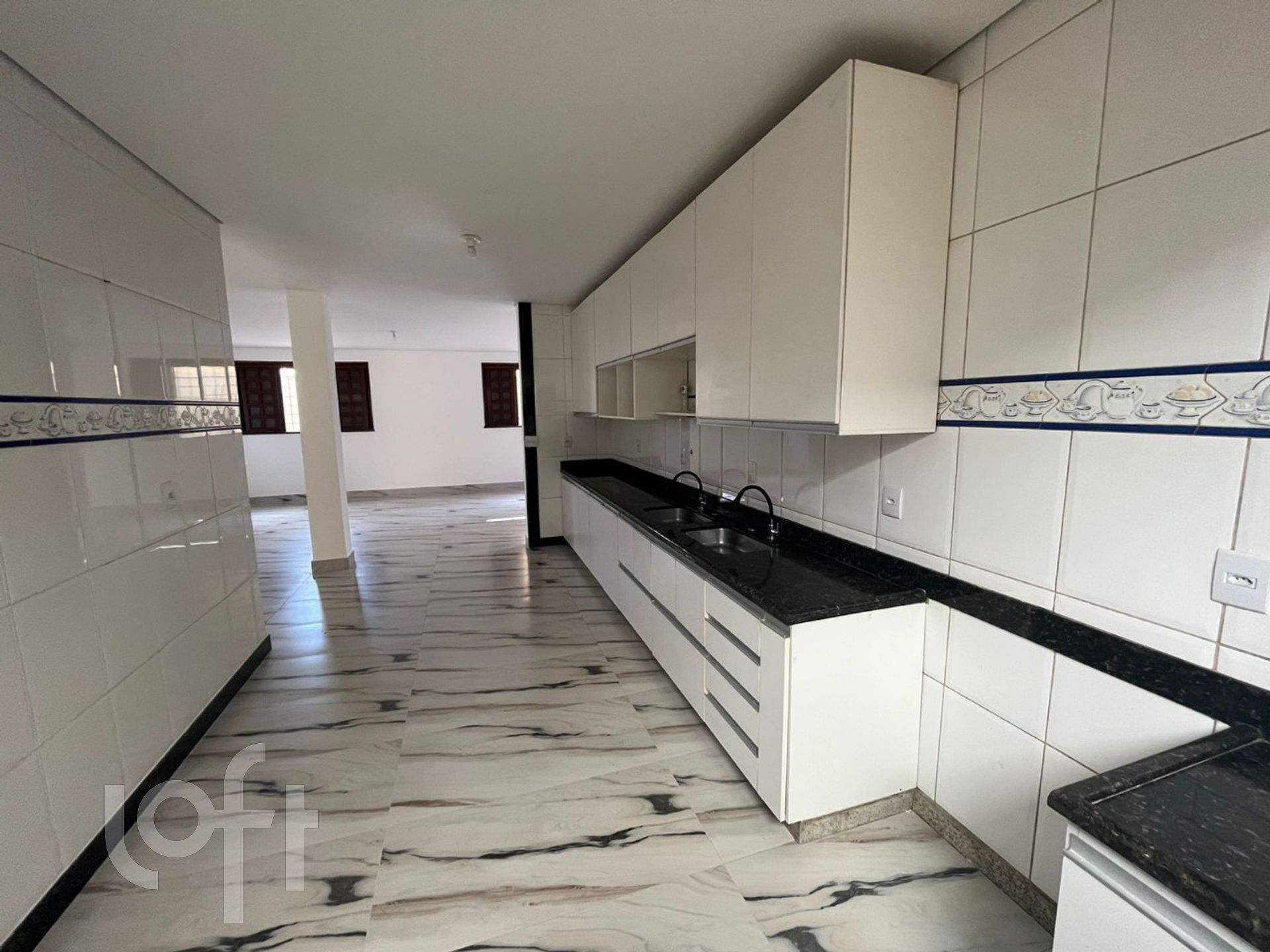 Casa à venda com 4 quartos, 312m² - Foto 6