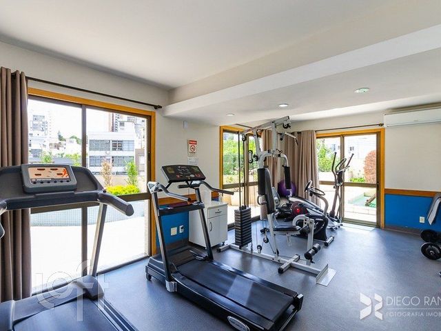 Apartamento com 90m², 3 dormitórios, 1 suíte, 2 vagas, Santa Cecília em Porto Alegre