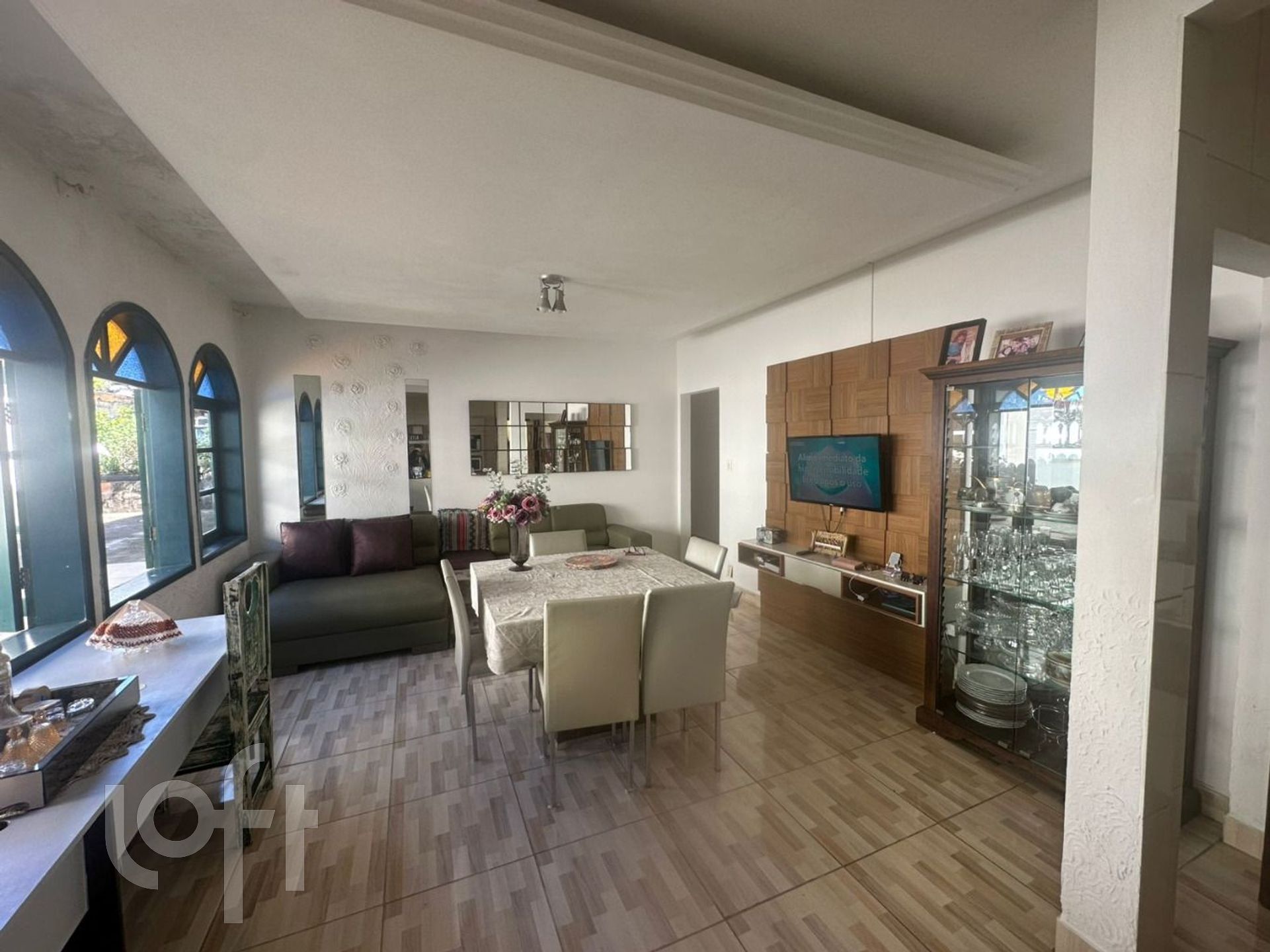 Casa à venda em Centro com 261 m², 4 quartos, 1 suíte