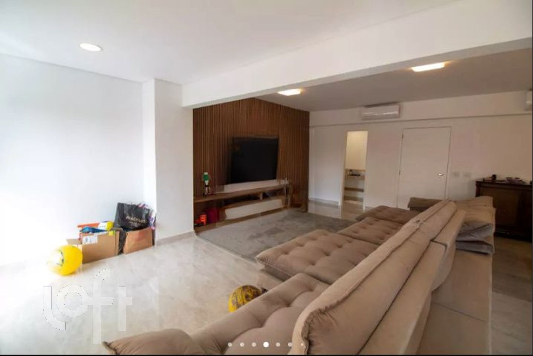 Apartamento à venda com 3 quartos, 180m² - Foto 2