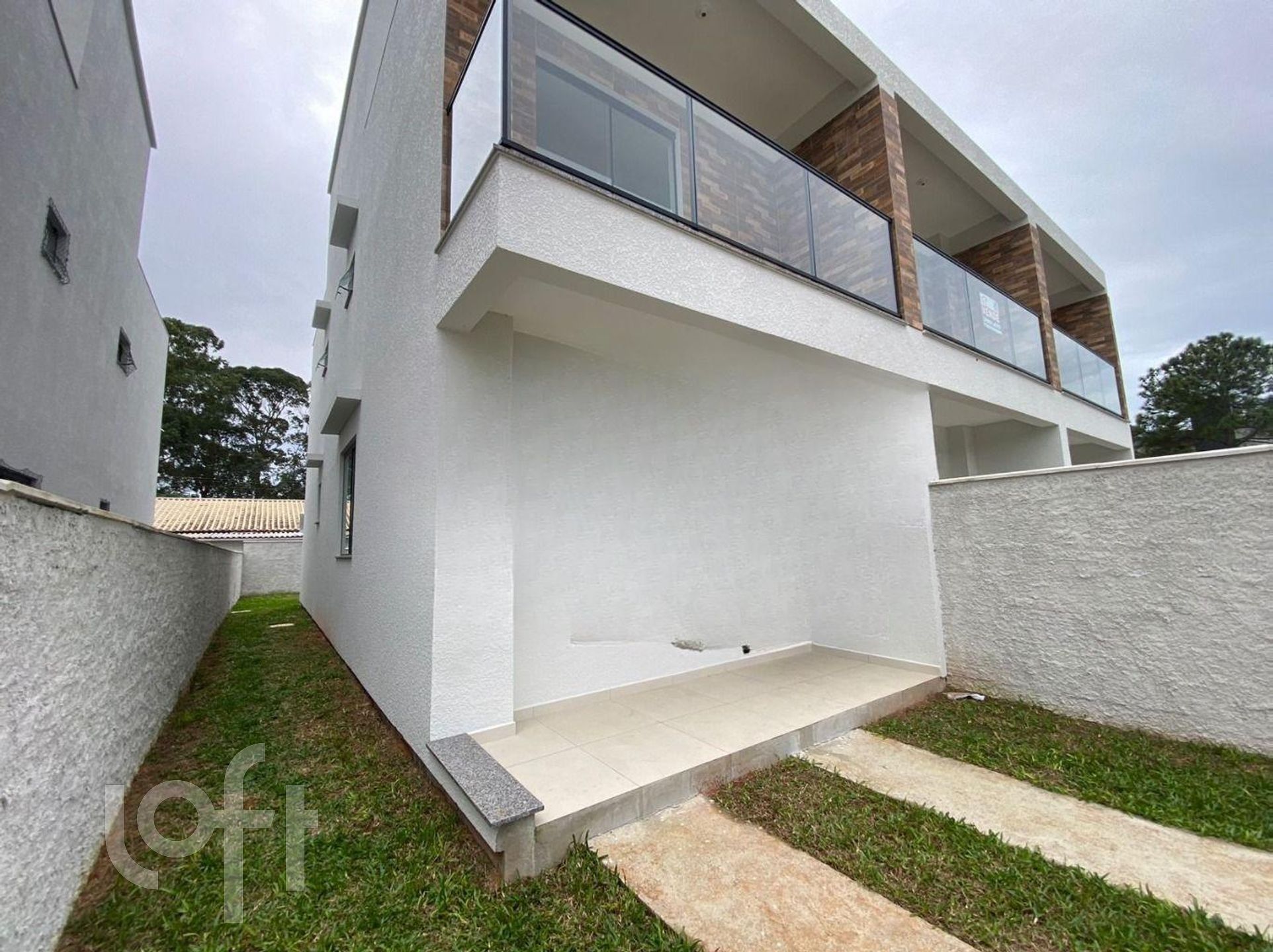 Casa Residencial com 103m², 2 quartos, 2 suítes, 2 garagens, no bairro São João do Rio Vermelho em Florianópolis