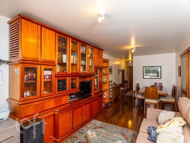 Apartamento com 80m², 2 dormitórios, 1 vaga, Menino Deus em Porto Alegre