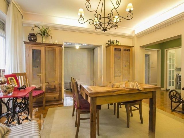 Apartamento com 155m², 4 dormitórios, 1 suíte, 1 vaga, Independência em Porto Alegre