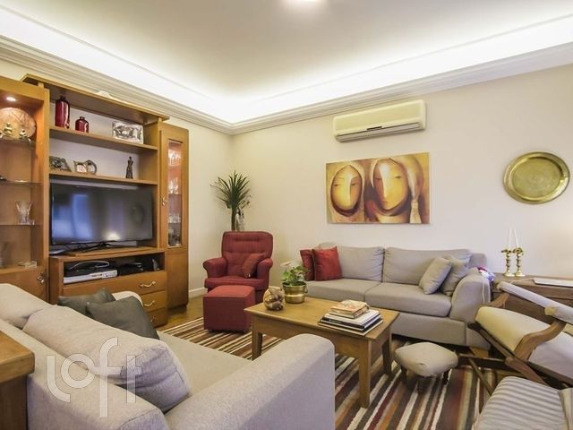 Apartamento com 155m², 4 dormitórios, 1 suíte, Independência em Porto Alegre
