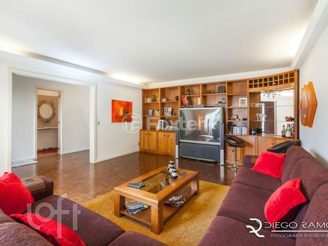 Casa com 327m², 3 dormitórios, 1 suíte, 5 vagas, Chácara das Pedras em Porto Alegre