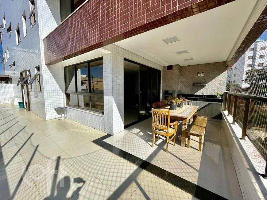 Apartamento à venda com 4 quartos, 270m² - Foto 1