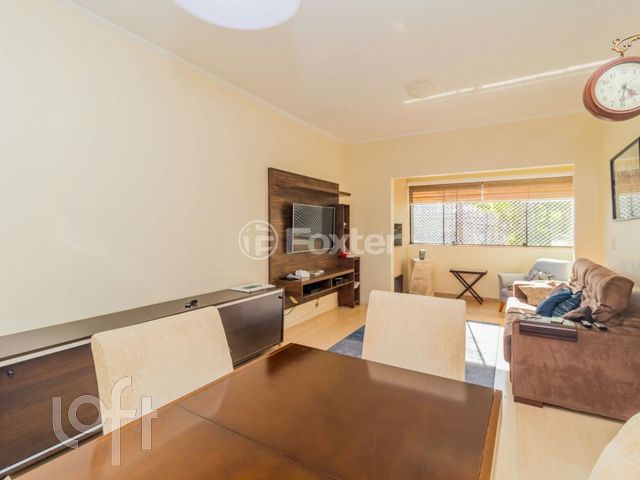 Apartamento com 78m², 2 dormitórios, 1 suíte, 2 vagas, Petrópolis em Porto Alegre