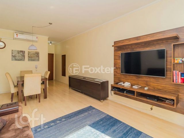 Apartamento com 78m², 2 dormitórios, 1 suíte, 2 vagas, Petrópolis em Porto Alegre