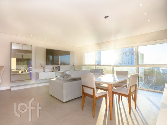 Apartamento com 108m², 3 dormitórios, 1 suíte, 2 vagas, Vila Ipiranga em Porto Alegre