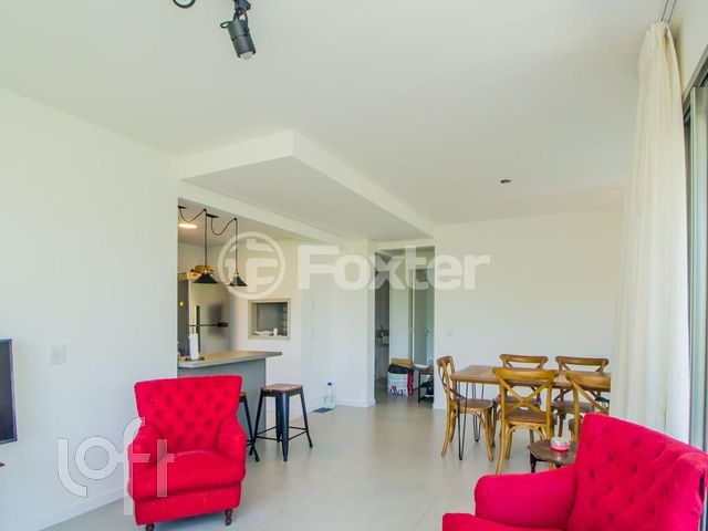 Apartamento com 105m², 3 dormitórios, 1 suíte, 2 vagas, Menino Deus em Porto Alegre