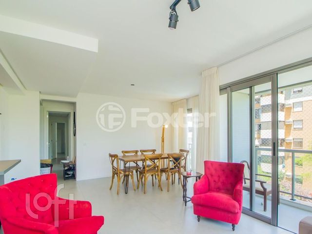 Apartamento com 105m², 3 dormitórios, 1 suíte, 2 vagas, Menino Deus em Porto Alegre