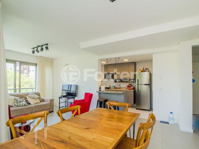 Apartamento com 105m², 3 dormitórios, 1 suíte, 2 vagas, Menino Deus em Porto Alegre