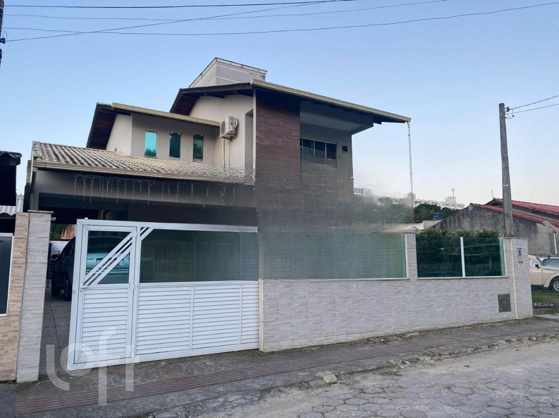 Casa Residencial com 160m², 3 quartos, 1 suíte, 3 garagens, no bairro Potecas em São José