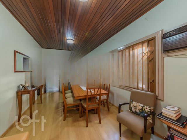 Casa com 128m², 3 dormitórios, 2 suítes, 4 vagas, Vila Ipiranga em Porto Alegre