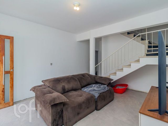 Casa com 170m², 5 dormitórios, 3 vagas, São João em Porto Alegre