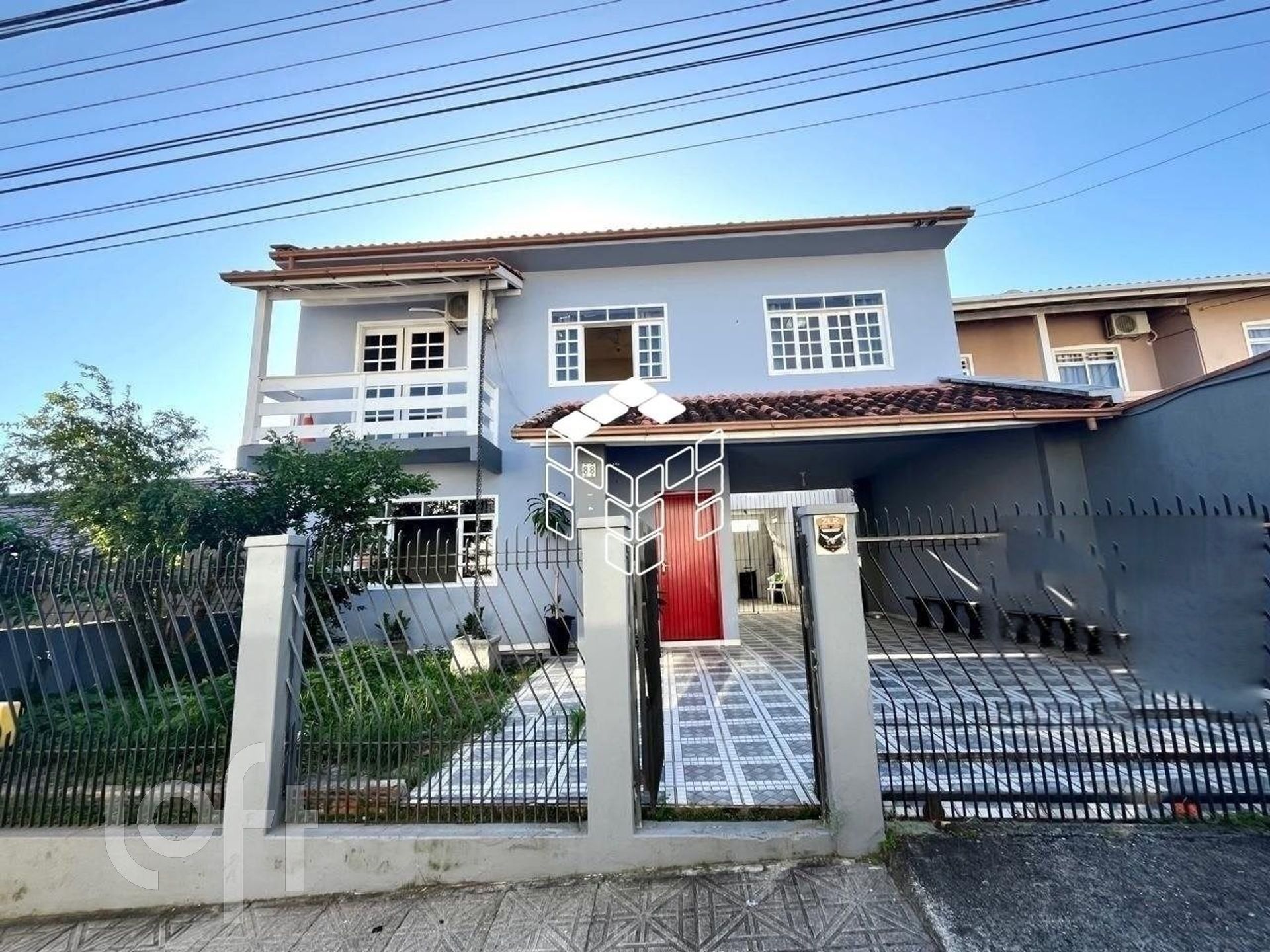 Casa Residencial com 273m², 3 quartos, 1 suíte, 2 garagens, no bairro Jardim Atlântico em Florianópolis