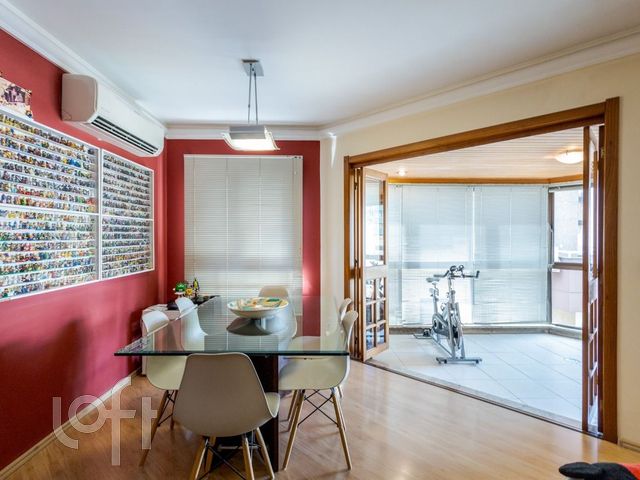 Apartamento com 132m², 2 dormitórios, 1 suíte, 2 vagas, Higienópolis em Porto Alegre