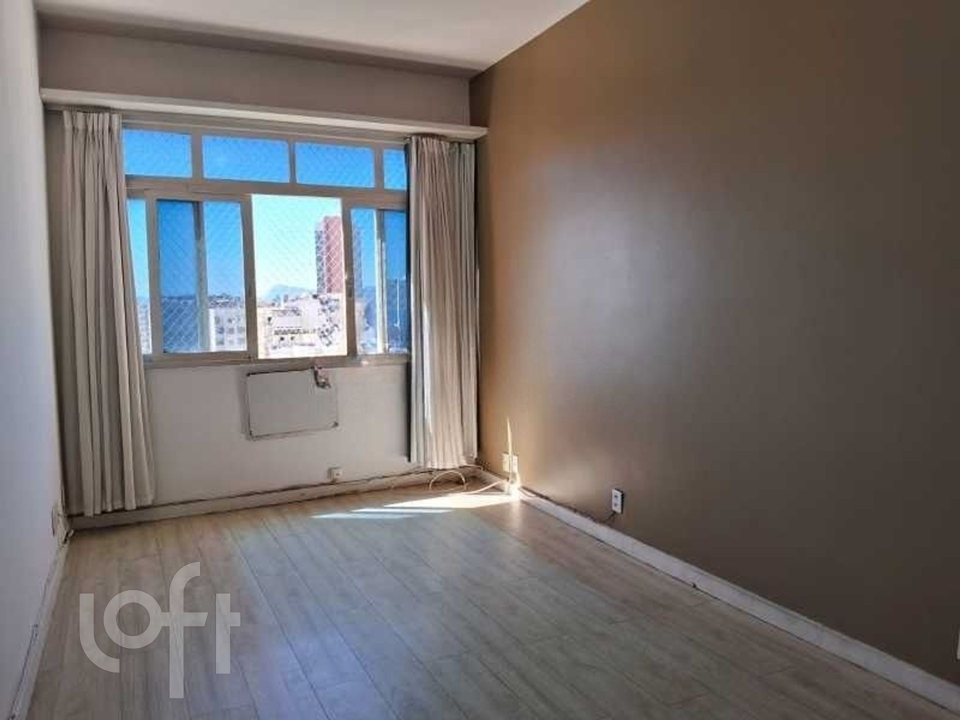 Apartamento à venda em Laranjeiras com 55 m², 1 quarto