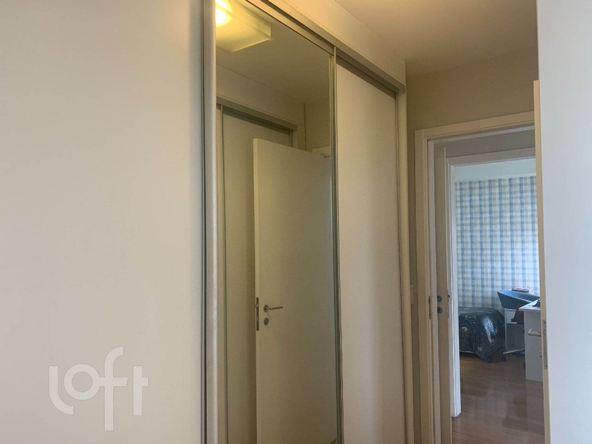 Apartamento à venda com 3 quartos, 130m² - Foto 4