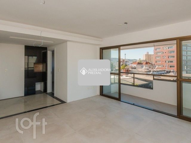 Apartamento com 123m², 3 dormitórios, 1 suíte, 2 vagas, Petrópolis em Porto Alegre