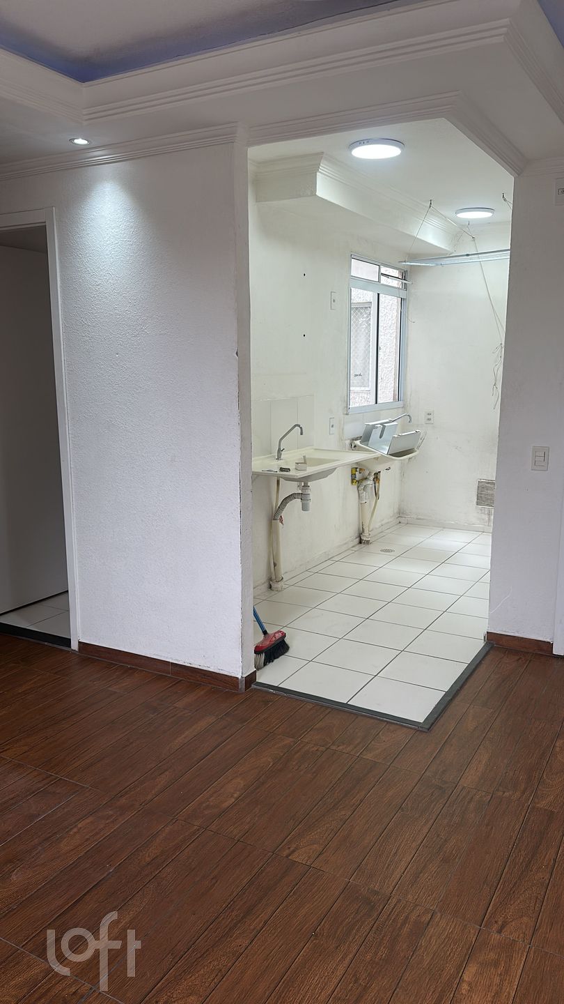 Apartamento à venda com 2 quartos, 42m² - Foto 3