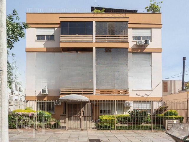 Apartamento com 80m², 2 dormitórios, 1 suíte, 1 vaga, Petrópolis em Porto Alegre