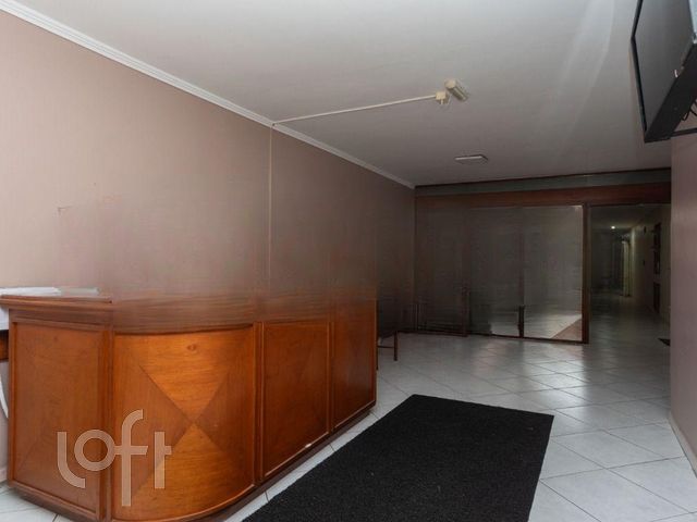 Apartamento com 80m², 2 dormitórios, 1 suíte, 1 vaga, Petrópolis em Porto Alegre