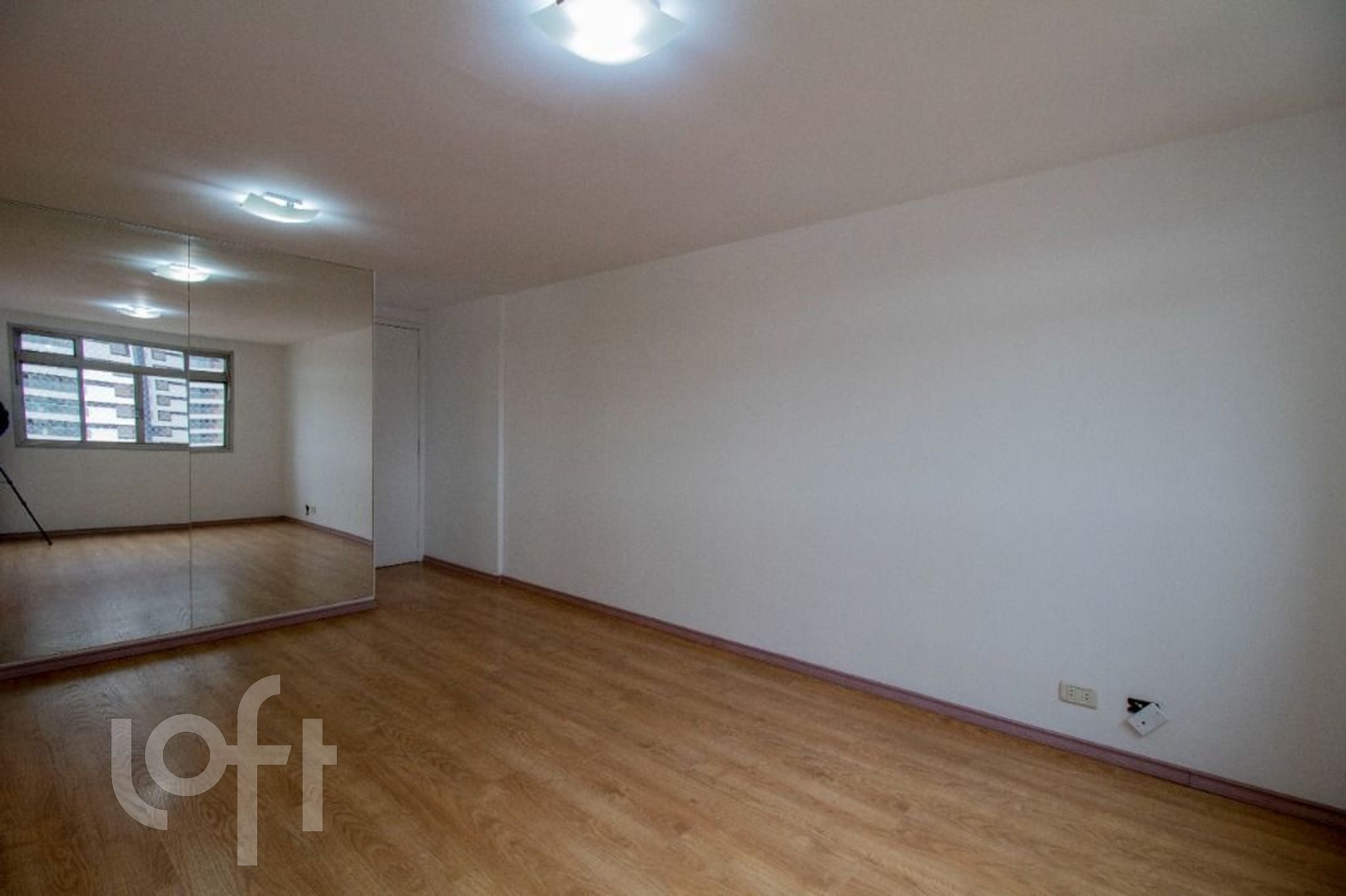 Apartamento à venda com 2 quartos, 80m² - Foto 4