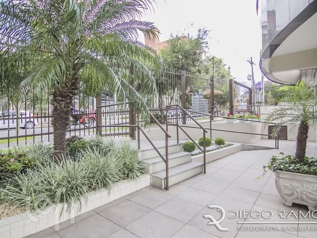 Apartamento com 85m², 2 dormitórios, 1 suíte, 2 vagas, Petrópolis em Porto Alegre