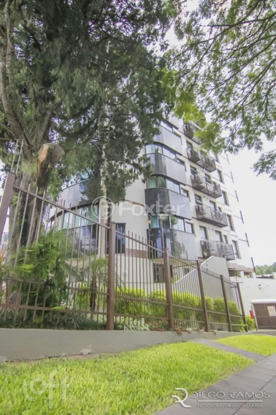 Apartamento com 85m², 2 dormitórios, 1 suíte, 2 vagas, Petrópolis em Porto Alegre