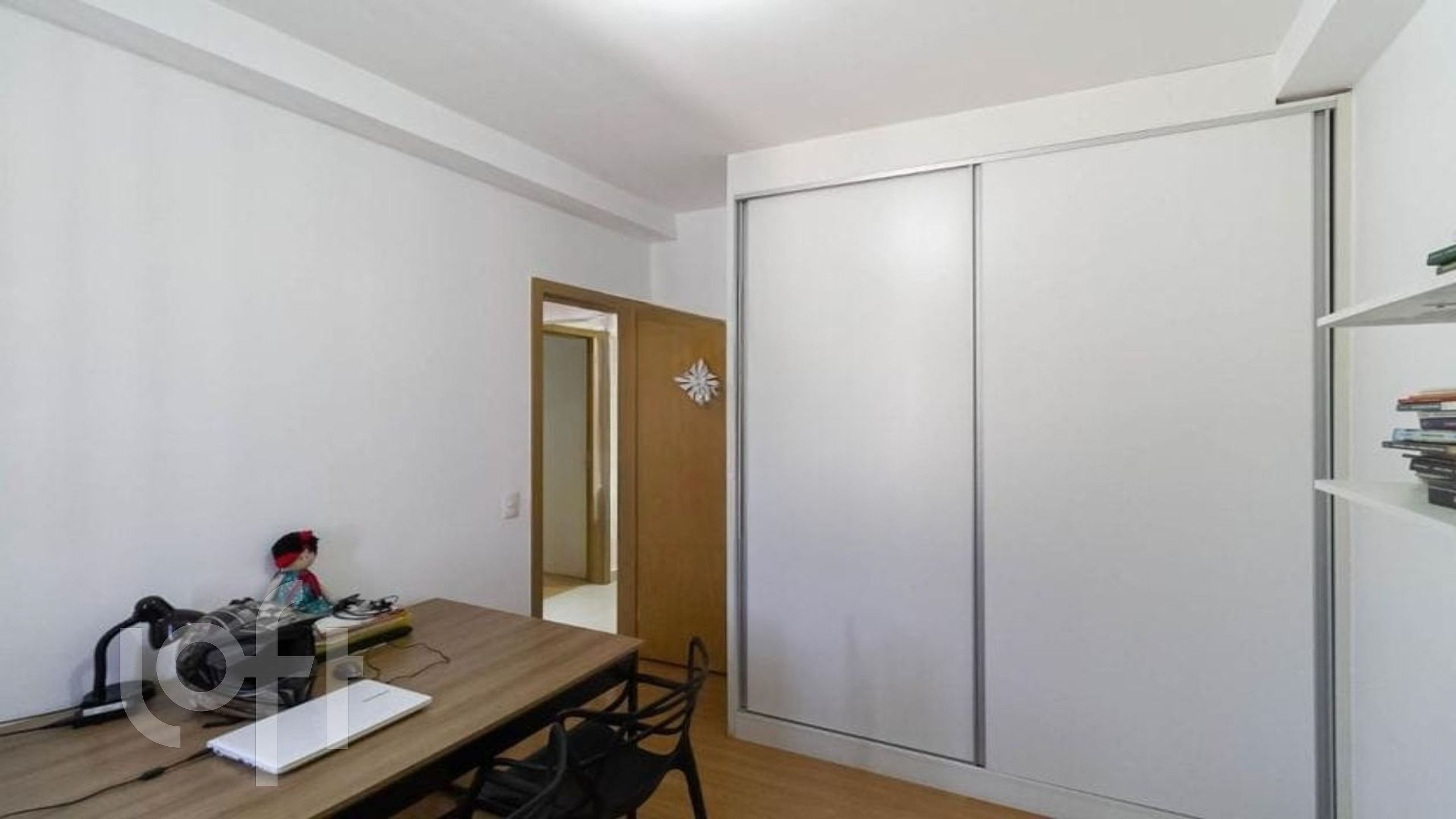 Apartamento à venda com 3 quartos, 200m² - Foto 2