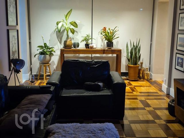 Apartamento com 110m², 2 dormitórios, 1 suíte, Independência em Porto Alegre