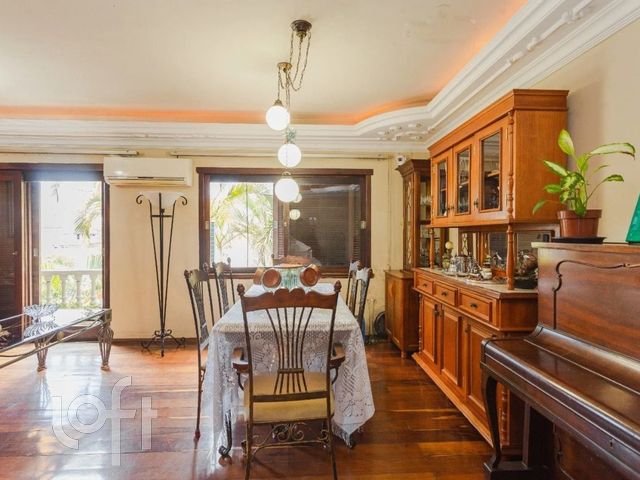 Apartamento com 222m², 3 dormitórios, 1 suíte, 2 vagas, Chácara das Pedras em Porto Alegre