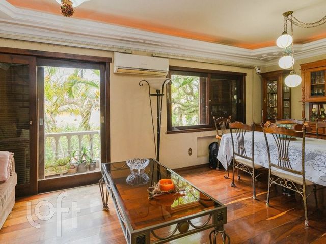 Apartamento com 222m², 3 dormitórios, 1 suíte, 2 vagas, Chácara das Pedras em Porto Alegre