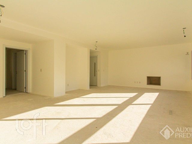 Apartamento com 141m², 3 dormitórios, 1 suíte, 2 vagas, Rio Branco em Porto Alegre