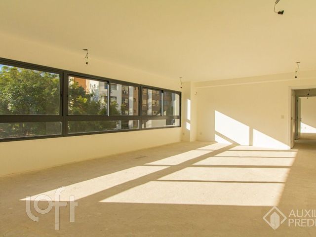Apartamento com 141m², 3 dormitórios, 1 suíte, 2 vagas, Rio Branco em Porto Alegre