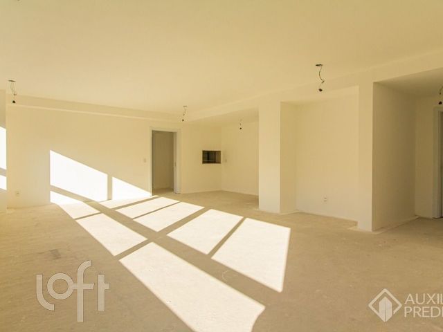 Apartamento com 141m², 3 dormitórios, 1 suíte, 2 vagas, Rio Branco em Porto Alegre