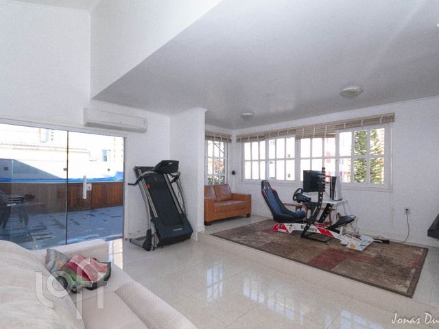 Apartamento com 196m², 3 dormitórios, 2 vagas, Moinhos de Vento em Porto Alegre