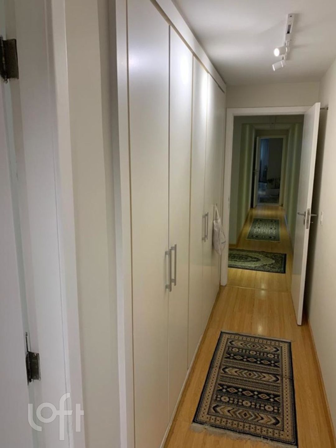 Apartamento à venda com 4 quartos, 268m² - Foto 2