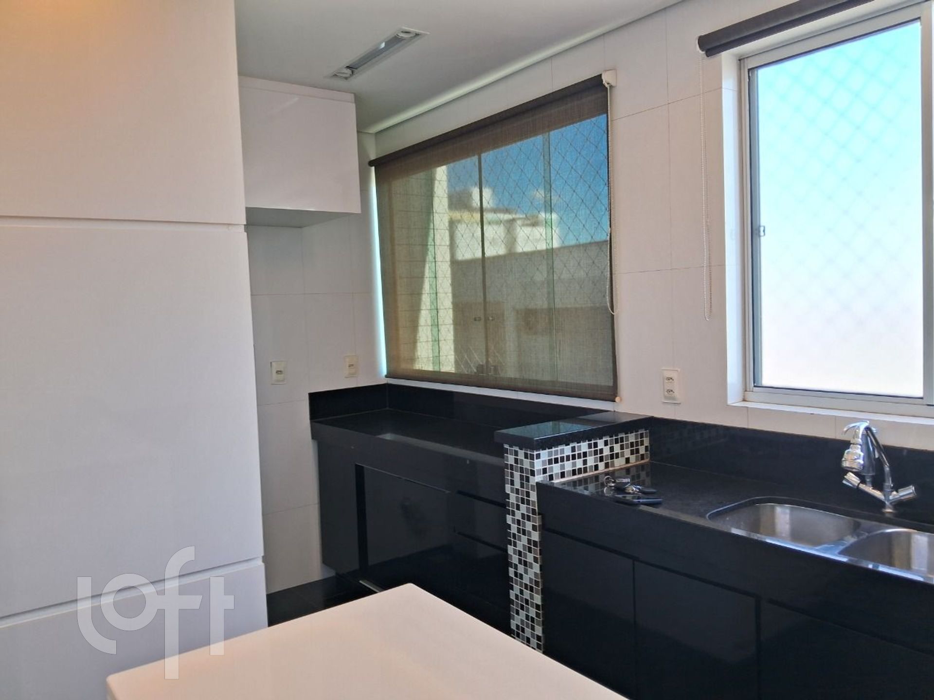 Apartamento à venda com 3 quartos, 180m² - Foto 8