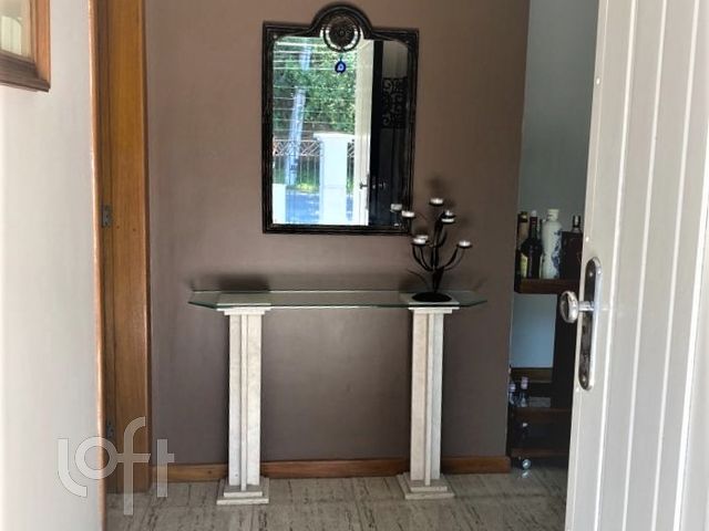 Casa com 330m², 3 dormitórios, 1 suíte, 4 vagas, Chácara das Pedras em Porto Alegre