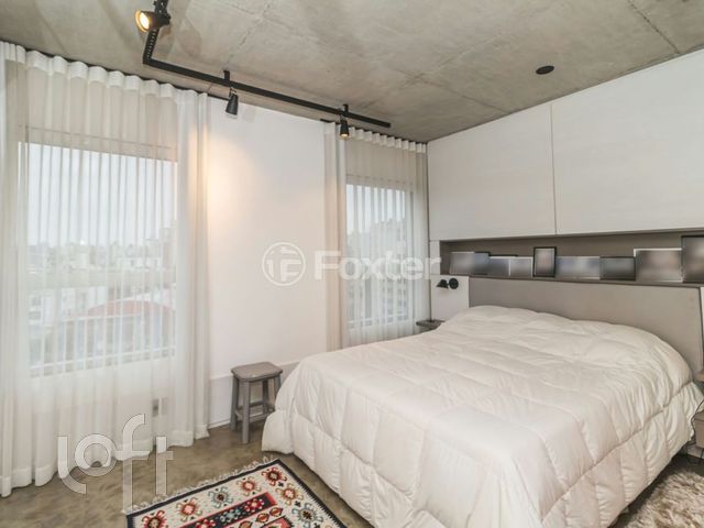 Apartamento com 69m², 1 dormitório, 1 suíte, 2 vagas, Petrópolis em Porto Alegre