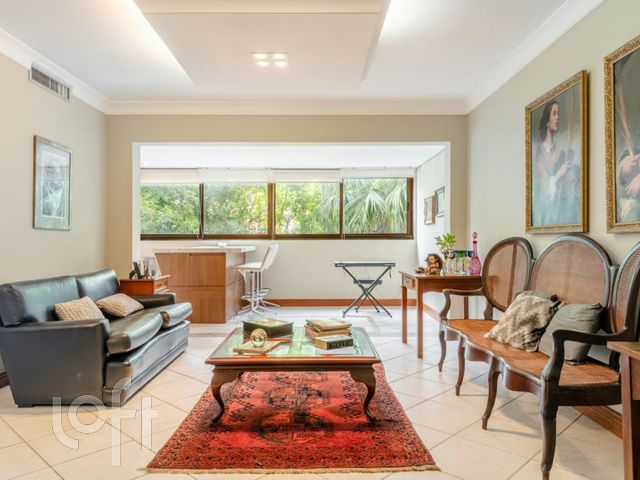 Apartamento com 230m², 3 dormitórios, 1 suíte, 2 vagas, Bela Vista em Porto Alegre