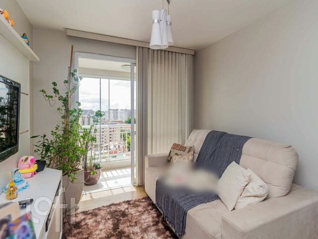 Apartamento com 74m², 3 dormitórios, 1 suíte, 2 vagas, Vila Ipiranga em Porto Alegre