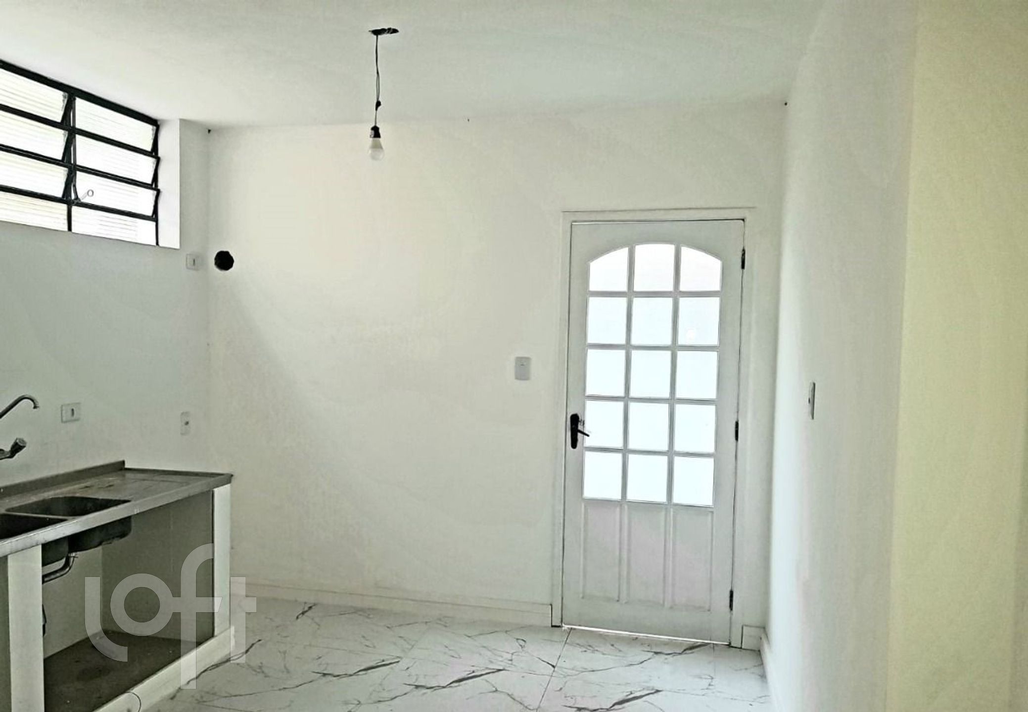 Casa à venda com 2 quartos, 105m² - Foto 6