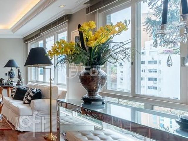 Apartamento com 173m², 3 dormitórios, 1 suíte, 2 vagas, Moinhos de Vento em Porto Alegre