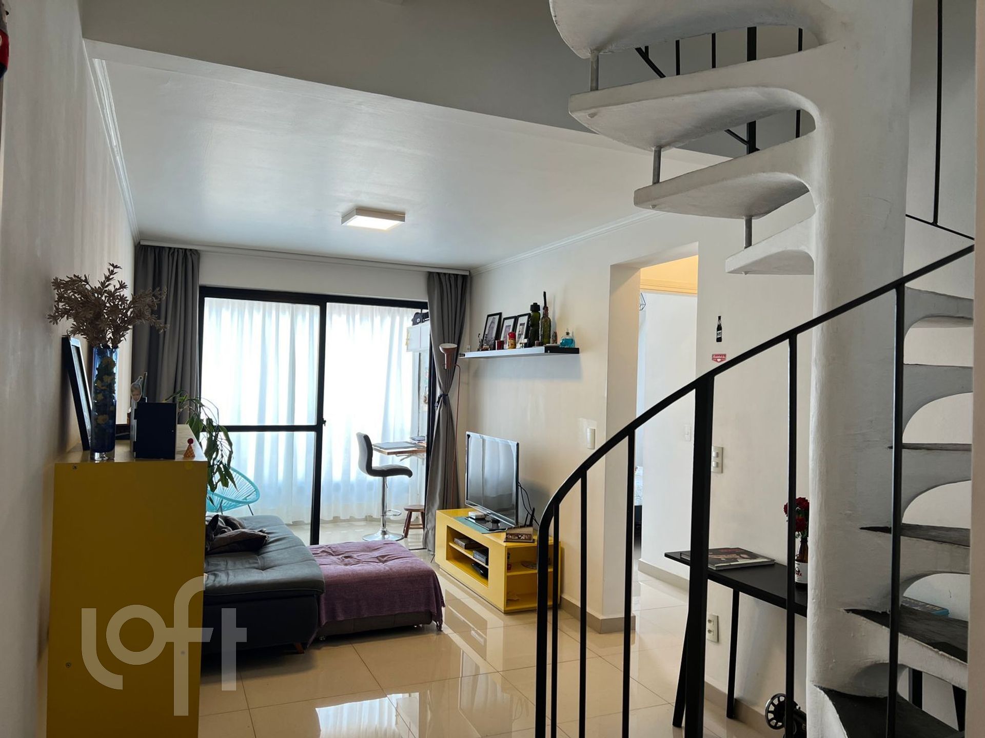 Apartamento à venda com 2 quartos, 107m² - Foto 1