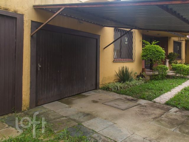 Casa com 140m², 3 dormitórios, 1 suíte, 4 vagas, Vila Ipiranga em Porto Alegre