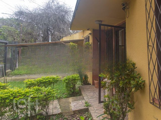Casa com 140m², 3 dormitórios, 1 suíte, 4 vagas, Vila Ipiranga em Porto Alegre