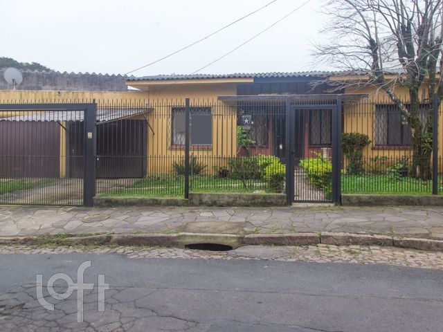 Casa com 140m², 3 dormitórios, 1 suíte, 4 vagas, Vila Ipiranga em Porto Alegre